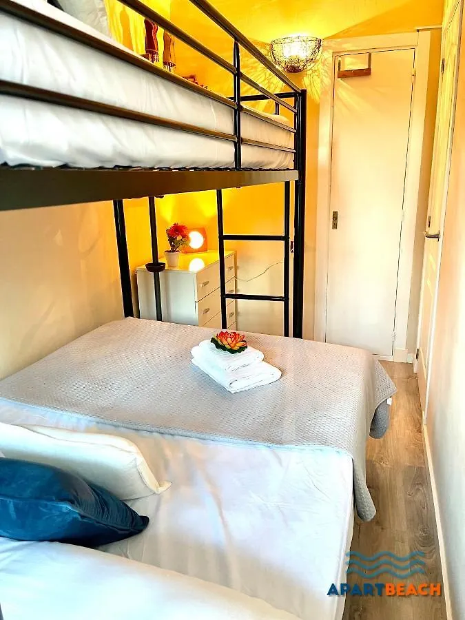 Apartbeach Sayonara 125 Climatizado Y Piscina Salou 0*,  Spain